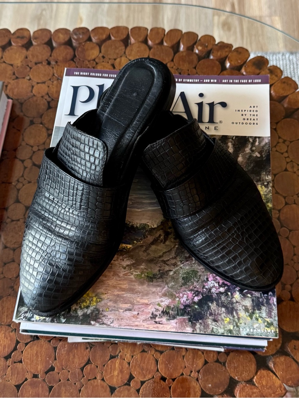 Kaanas Black Croc-Embossed Slip-On Flats